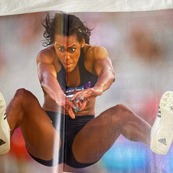 Sports Illustrated Magazine u July 5 2010 Pitchers Rule - Picture 5 of 9